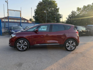 2017 Renault Scenic 1.6 Dci Dynamique S Nav Edc Euro 6 (s/s) 5dr in Red — image 3