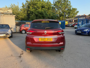 2017 Renault Scenic 1.6 Dci Dynamique S Nav Edc Euro 6 (s/s) 5dr in Red — image 5