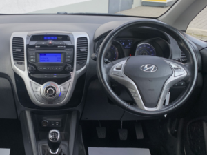 2015 Hyundai Ix20 1.6 Crdi Blue Drive Se 5-Door in Silver — image 2