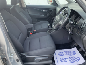 2015 Hyundai Ix20 1.6 Crdi Blue Drive Se 5-Door in Silver — image 5