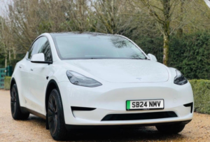 2024 Tesla Model Y Auto Rwd 5dr in White — image 2