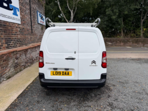 2019 Citroen Berlingo 1.6 Berlingo 950 Enterprise Blue Hdi S/s in White — image 4