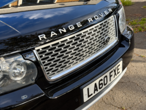 2010 Land Rover Range Rover 4.4 Td V8 Autobiography Black in Black — image 4