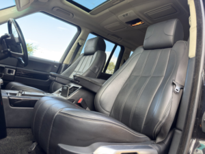 2010 Land Rover Range Rover 4.4 Td V8 Autobiography Black in Black — image 6