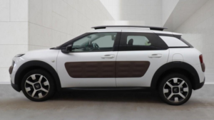 2014 Citroen C4 Cactus 1.2 Puretech Flair in White — image 4
