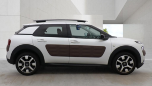 2014 Citroen C4 Cactus 1.2 Puretech Flair in White — image 5