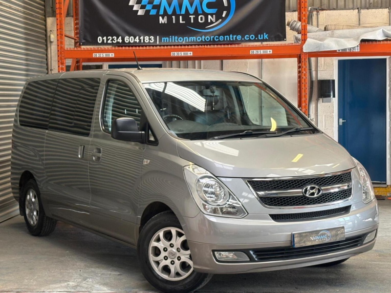 2012 Hyundai I800 2.5 Crdi Style Auto Euro 5 5dr in Silver — image 1