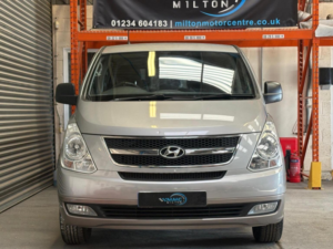 2012 Hyundai I800 2.5 Crdi Style Auto Euro 5 5dr in Silver — image 5