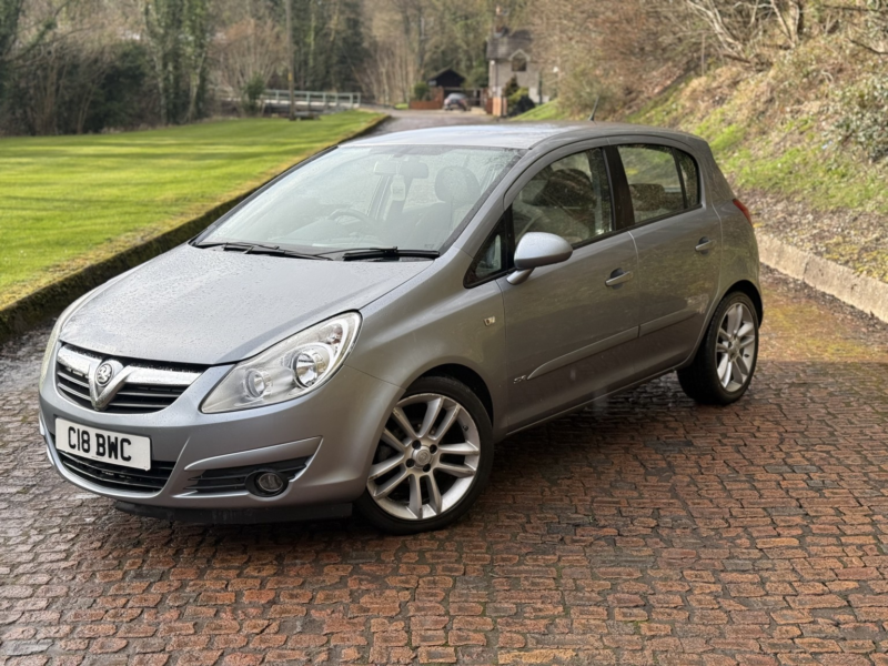 2007 Vauxhall Corsa 1.4 I 16v Sxi in Silver — image 1