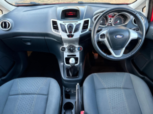 2012 Ford Fiesta 1.25 Zetec Euro 5 5dr in Red — image 2