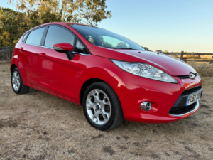 2012 Ford Fiesta 1.25 Zetec Euro 5 5dr in Red — image 3