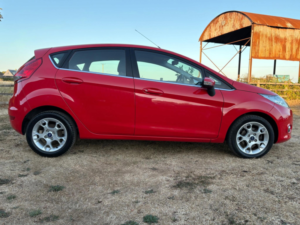 2012 Ford Fiesta 1.25 Zetec Euro 5 5dr in Red — image 6