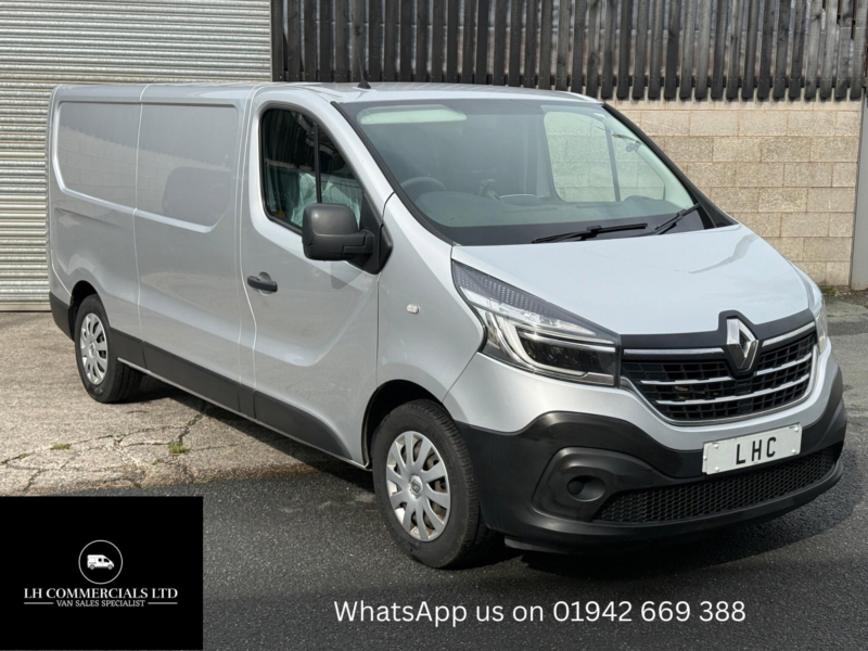2020 Renault Trafic 2.0 Dci Energy 30 Business+ Edc Lwb Standard Roof Euro 6 (s/s) 5dr in Silver — image 1