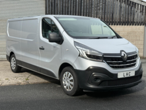2020 Renault Trafic 2.0 Dci Energy 30 Business+ Edc Lwb Standard Roof Euro 6 (s/s) 5dr in Silver — image 2