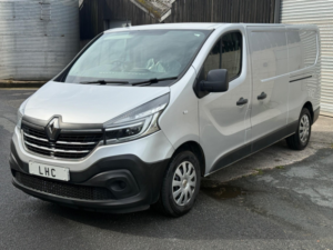 2020 Renault Trafic 2.0 Dci Energy 30 Business+ Edc Lwb Standard Roof Euro 6 (s/s) 5dr in Silver — image 6
