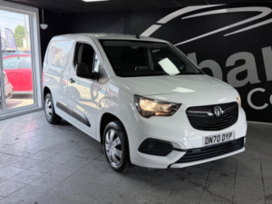 2020 Vauxhall Combo 1.6 Turbo D 2300 Sportive L1 H1 Euro 6 (s/s) 4dr in White — image 5
