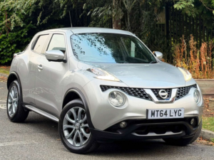 2014 Nissan Juke 1.6 Tekna SUV 5dr Petrol Xtron Euro 5 (117 Ps) in Silver — image 3