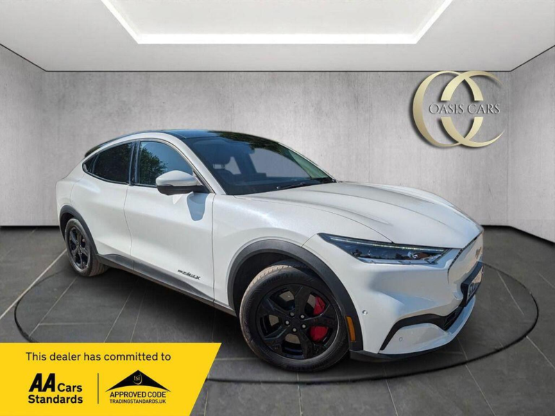 2021 Ford Mustang Mach-E Extended Range 91kwh AWD 5dr in White — image 1