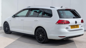 2016 Volkswagen Golf 2.0 Tdi Bluemotion Tech Gtd (nav) Euro 6 (s/s) 5dr in White — image 4