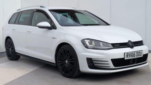 2016 Volkswagen Golf 2.0 Tdi Bluemotion Tech Gtd (nav) Euro 6 (s/s) 5dr in White — image 5
