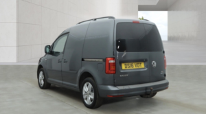 2016 Volkswagen Caddy 2.0 Tdi C20 Bluemotion Tech Highline in Grey — image 3
