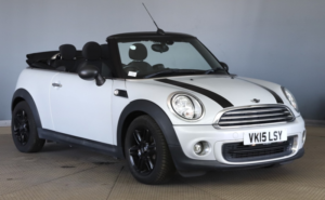 2015 MINI Convertible 1.6 One Convertible in Silver — image 3
