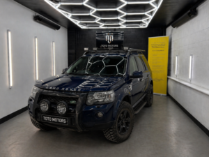 2008 Land Rover Freelander 2 2.2 Td4 Hse in Blue — image 3