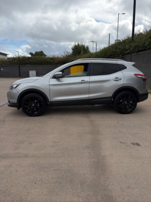 2017 Nissan Qashqai 1.5 Dci Tekna SUV 5dr Diesel Manual 2WD Euro 6 (s/s) (110 Ps) in Silver — image 2