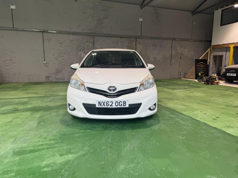 2012 Toyota Yaris 1.0 Vvt-I Edition in White — image 1