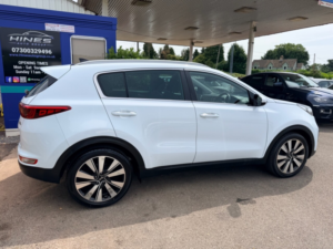 2018 Kia Sportage 1.7 Crdi 3 SUV 5dr Diesel Dct Euro 6 (s/s) (139 Bhp) in White — image 2