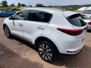 2018 Kia Sportage 1.7 Crdi 3 SUV 5dr Diesel Dct Euro 6 (s/s) (139 Bhp) in White — image 4