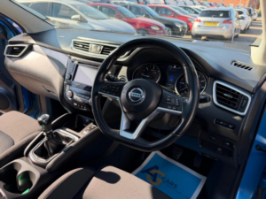 2018 Nissan Qashqai 1.5 Dci N-Connecta Euro 6 (s/s) 5dr in Blue — image 3
