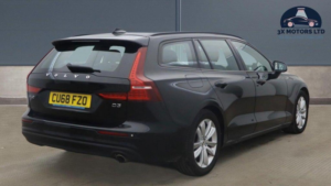 2018 Volvo V60 2.0 D3 Momentum Auto Euro 6 (s/s) 5dr in Black — image 6