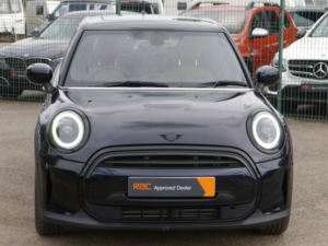 2021 MINI Hatch 1.5 Cooper Exclusive Hatchback 5dr Petrol Manual Euro 6 (s/s) (136 Ps) in Black — image 3