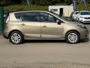 2015 Renault Scenic 1.5 Dci Energy Dynamique Tomtom MPV 5dr Diesel Manual Euro 5 (s/s) (110 Ps) in Beige — image 4