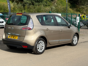 2015 Renault Scenic 1.5 Dci Energy Dynamique Tomtom MPV 5dr Diesel Manual Euro 5 (s/s) (110 Ps) in Beige — image 5