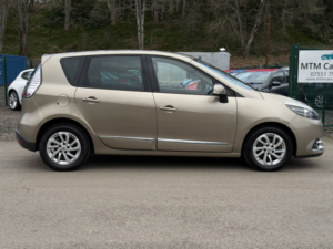 2015 Renault Scenic 1.5 Dci Dynamique Nav MPV 5dr Diesel Manual Euro 6 (s/s) (110 Ps) in Multicolour — image 4
