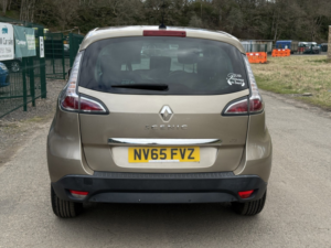 2015 Renault Scenic 1.5 Dci Dynamique Nav MPV 5dr Diesel Manual Euro 6 (s/s) (110 Ps) in Multicolour — image 6