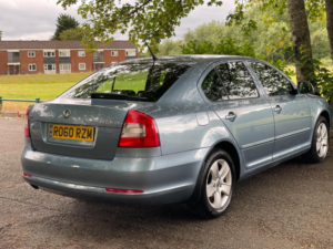 2010 Skoda Octavia 1.6 Tdi Elegance DSG Euro 5 5dr in Grey — image 6