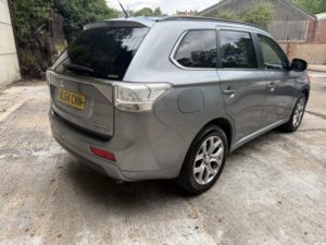 2014 Mitsubishi Outlander 2.0 H 12kwh Gx4h in Grey — image 3