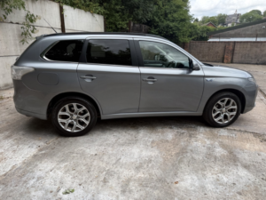 2014 Mitsubishi Outlander 2.0 H 12kwh Gx4h in Grey — image 5