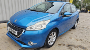 2013 Peugeot 208 1.2 Vti Active Euro 5 5dr in Blue — image 2