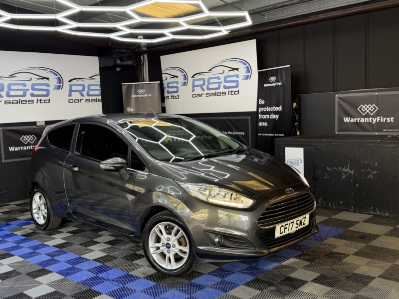 2017 Ford Fiesta 1.3 Zetec in Grey — image 1