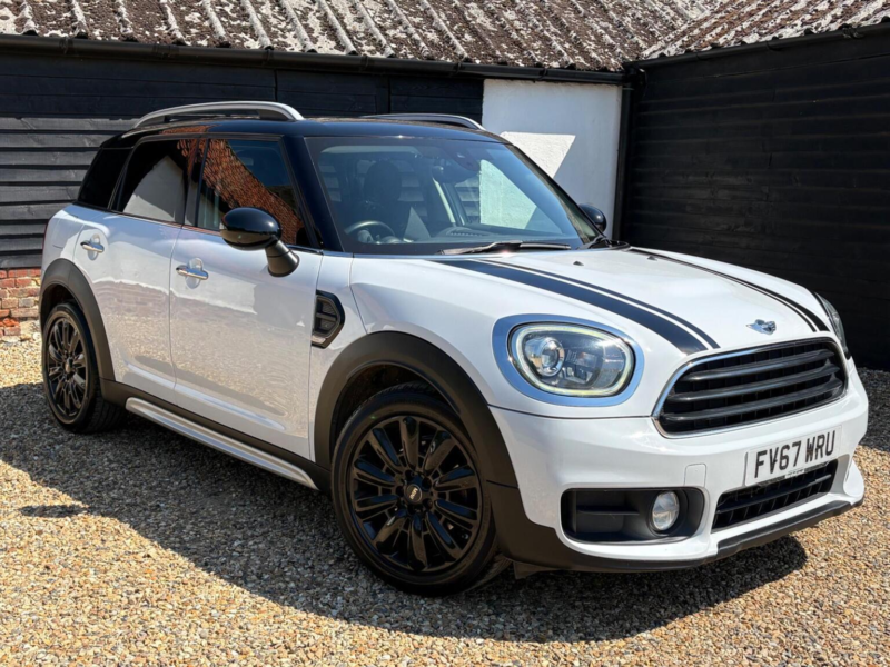 2017 MINI Countryman 2.0 Cooper D Euro 6 (s/s) 5dr in White — image 1