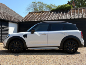 2017 MINI Countryman 2.0 Cooper D Euro 6 (s/s) 5dr in White — image 5
