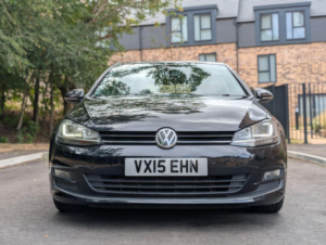 2015 Volkswagen Golf 1.4 Tsi Bluemotion Tech Se in Black — image 2