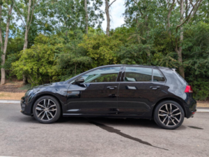 2015 Volkswagen Golf 1.4 Tsi Bluemotion Tech Se in Black — image 4
