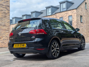2015 Volkswagen Golf 1.4 Tsi Bluemotion Tech Se in Black — image 6