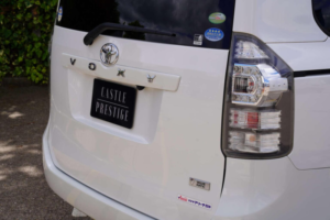 2012 Toyota Voxy X L Edition 5dr 8 Seats in White — image 5