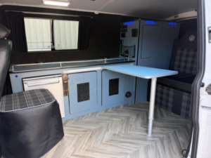 2013 Volkswagen T5 Campervan T30 102 Tdi Lwb Camper Van 2 Berth in White — image 2